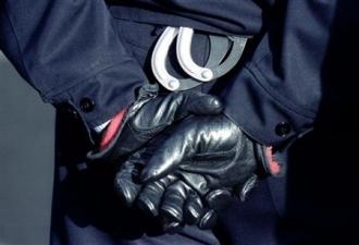 Violences policières : Alliot-Marie rappelée à l'ordre par le CNDS Violences policières : Alliot-Marie rappelée à l'ordre par le CNDS