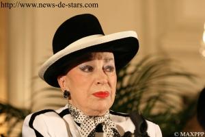 Geneviève de Fontenay : son contrat avec Endemol se termine en 2016, mais si les scandales continuent, elle partira avant ! Geneviève de Fontenay