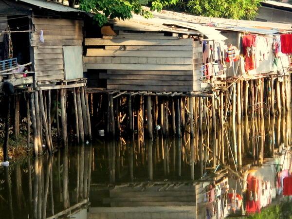 Angkor en courant, à vélo, en chanson Angkor en courant, à vélo, en chanson