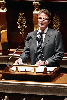 Bernard Kouchner à l'Assemblée nationale, le 11 décembre 2007.