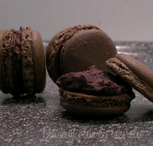 Joyeux Noël ! Avec des macarons d'or et d'argent Joyeux Noël ! Avec des macarons d'or et d'argent