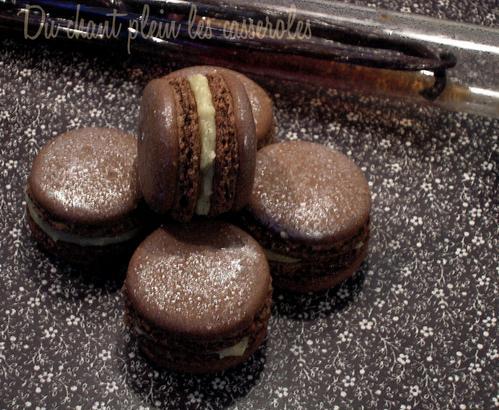 Joyeux Noël ! Avec des macarons d'or et d'argent Joyeux Noël ! Avec des macarons d'or et d'argent