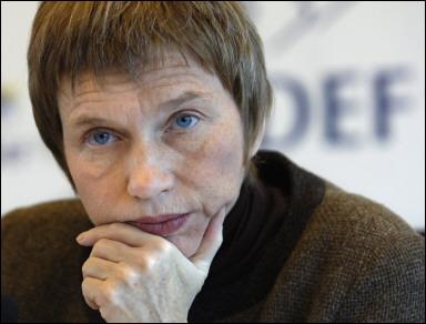 Les «pauvres riches» touchés par la crise… l’industrie du luxe en pâtit ! laurence-parisot-mars-2008-sakutin.1233046371.jpg