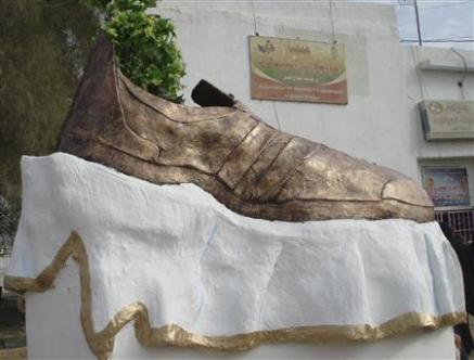 Tikrit : La chaussure embleme de la ville