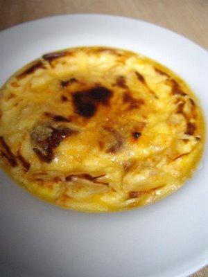 Crèmes brûlées au parmesan et tomates séchées, parfumées au basilic ou piment d'Espelette