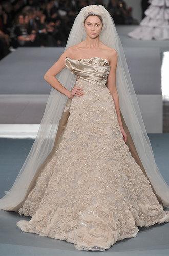 Défilé robe de mariées créateurs : Chanel, Jean-Paul Gaultier, Elie Saab