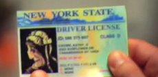 Permis de conduire des états-unis où il y a une belle femme OU sorcière moche Permis de conduire des états-unis où il y a une belle femme OU sorcière moche