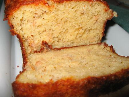 Délicieux et incontournable cake au thon IMG_0259