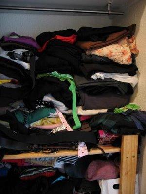 Dans le dressing de Kaamiye.