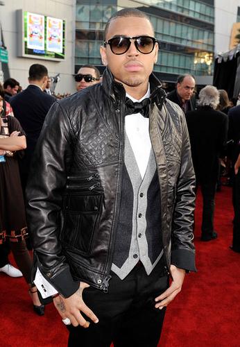 Sous enquête pour violence conjugale!