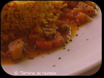 Ragoût de poisson au cumin, semoule epicée et carottes en fleur