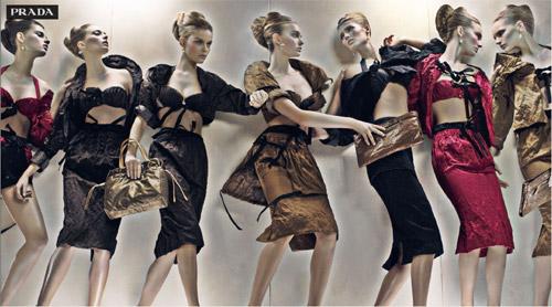 Quatre personnalités de la mode rhabillent quatre boutiques Prada Collection Prada Printemps/Eté 2009