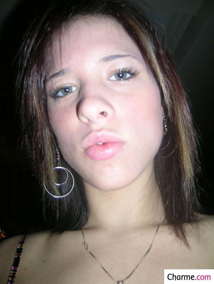 Leonie : une fille amateur française tres chaude Leonie : une fille amateur française tres chaude