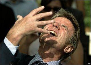 Affaire Kouchner : Michel Collon démontre que Kouchner est un imposteur (vidéo) Kouchner