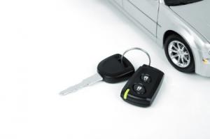Un homme se fait passer pour le membre d'un groupe célèbre pour voler une voiture Clés de voiture