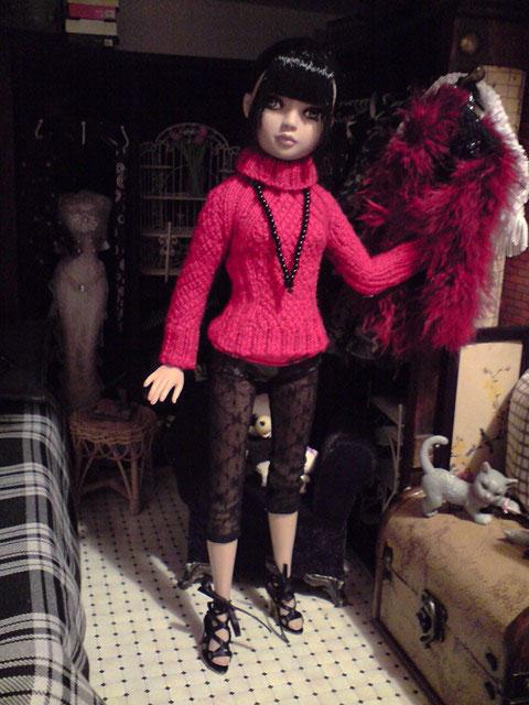 Charlie dans le pull rouge tricoté par Nadine