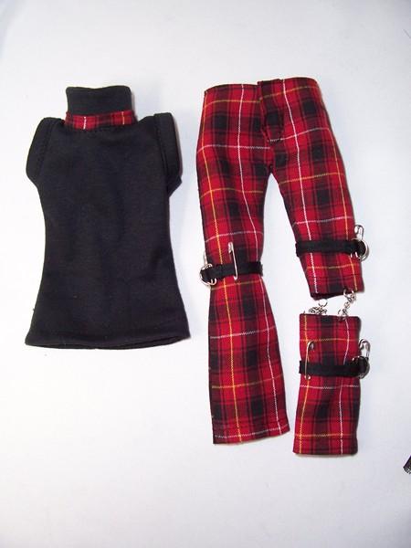 Ma commande de vêtements OOAK avance :)