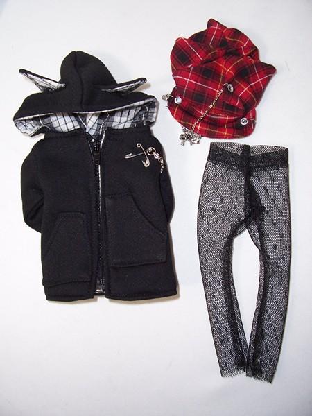 Ma commande de vêtements OOAK avance :)