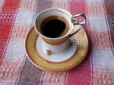 La chronique échecs de Samir Adyel du Paris-Normandie Le café est offert par Charly Founes, et la chronique échecs par Samir Adyel