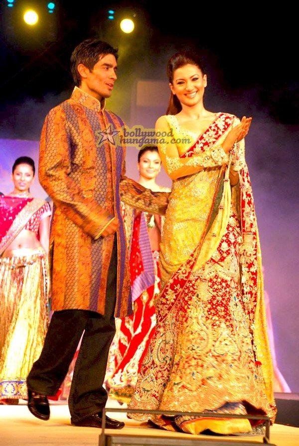 [PHOTOS] Manish Malhotra's fashion show at FICCI-FRAMES 2009