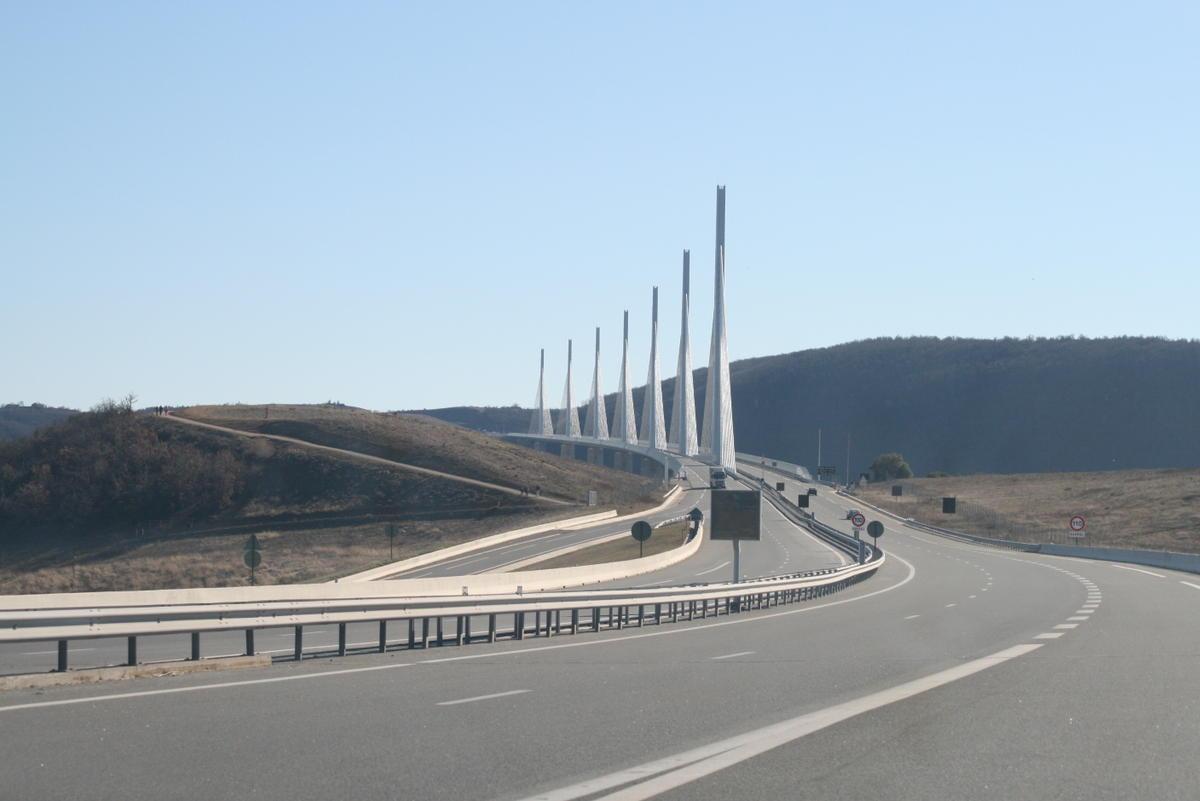 Viaduc de Millau Mon premier post depuis le sud : Le viaduc de Millau