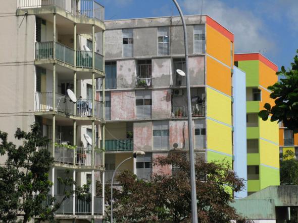 Yves Jégo envoyé jouer les «inutilités» en Guadeloupe… hlm-guadeloupe-cite-mortenol-nord-pointe-a-pitre.1235475588.jpg