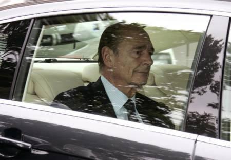 A plat 25450a-jacques_chirac_est_sorti_de_l_hopital.1235805540.jpg