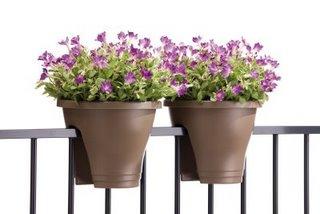 Gagner de la place avec le pot Corsica Flower Bridge