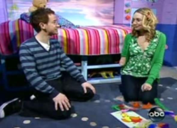 cerrie-burnell-presentatrice-tv-sans-bras.1236126520.jpg