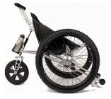 Le fauteuil Trekinetic Monocoque : léger et extrêmement solide, sa coque en fibre de carbone s'inspire de la monocoque des voitures de F1