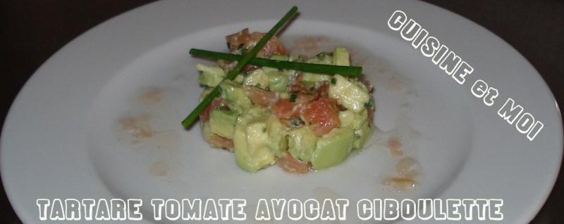 tartare de tomates ciboulette et avocats, vinaigrette à l'échalot tartare de tomates ciboulette et avocats, vinaigrette à l'échalot