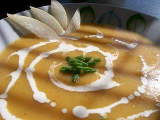 Potage au panais, à la patate douce et à la poire asiatique