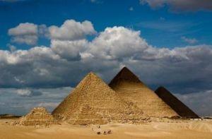 Le sommet des pyramides, indice sur 2012?
