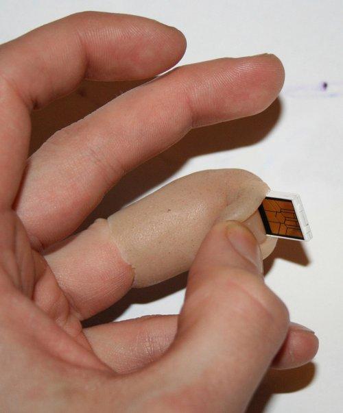 Une clé USB à la place d’un doigt Une clé USB à la place d’un doigt