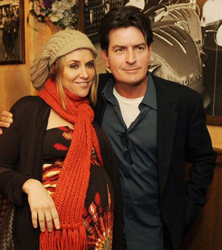 Charlie Sheen, fier papa à nouveau