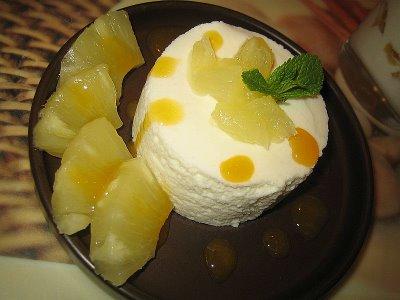 Crémet à l'ananas et son coulis d'orange!!!!