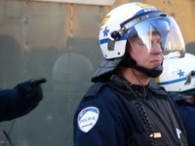 IncompÊtence policière des recrues La main pointe l'incompÊtence
