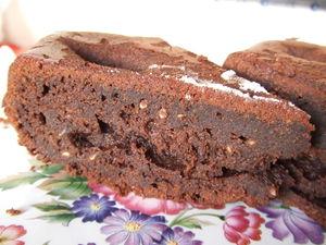 Gâteau chocolat aux petites graines ... DSCF6658