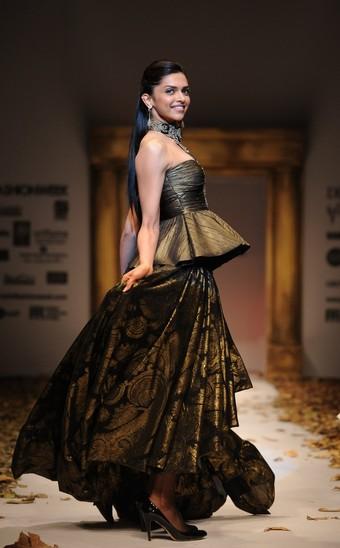 Deepika Padukone @Delhi Fashion Week 2009