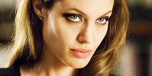 Angelina Jolie dans Bond 23?