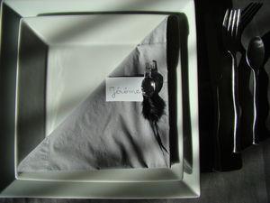 Le ciel est bleu, la table est grise! DSC08630