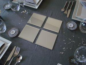 Le ciel est bleu, la table est grise! DSC08673