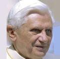 Benoît XVI, un pape populaire