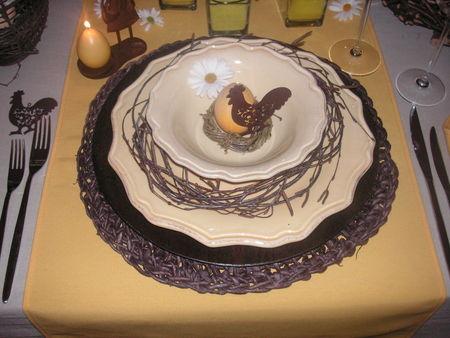 Table Pâques jaune-brune PICT0001_0007