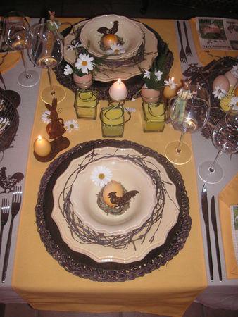 Table Pâques jaune-brune PICT0022_0002