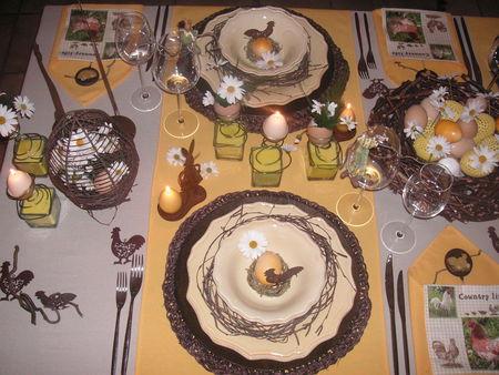 Table Pâques jaune-brune PICT0026_0002