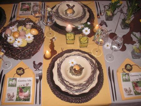 Table Pâques jaune-brune PICT0027_0002