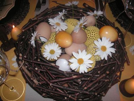 Table Pâques jaune-brune PICT0003_0007