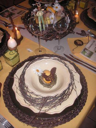 Table Pâques jaune-brune PICT0041_0002