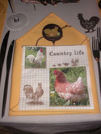 Table Pâques jaune-brune PICT0005_0006